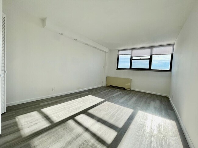 Foto del edificio - 280 Marin Blvd