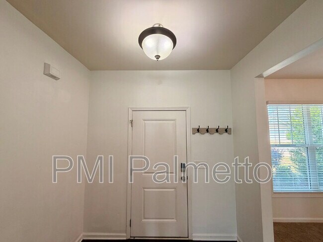 Foto del edificio - 141 Hay Meadow Ln