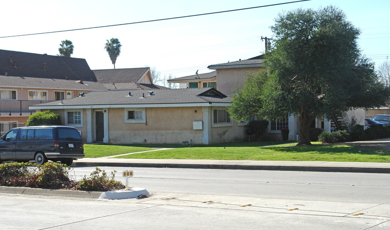 Building Photo - 2175 N Towne Ave