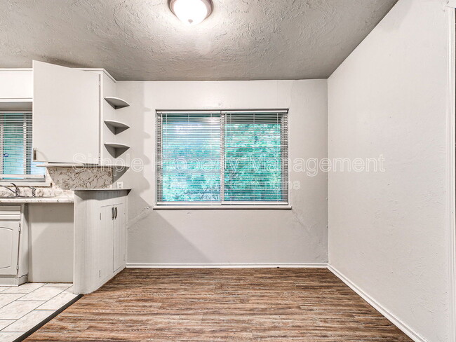 Building Photo - 4301 N Terry Ave
