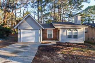 Building Photo - 643 Tarragon Wy SW