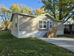 Building Photo - 302 Louva Ln
