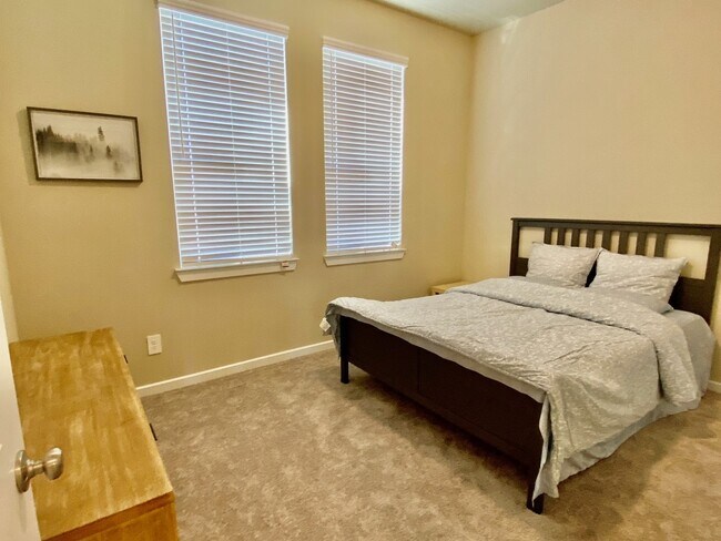 Foto del edificio - 4715 Purple Fountain Dr