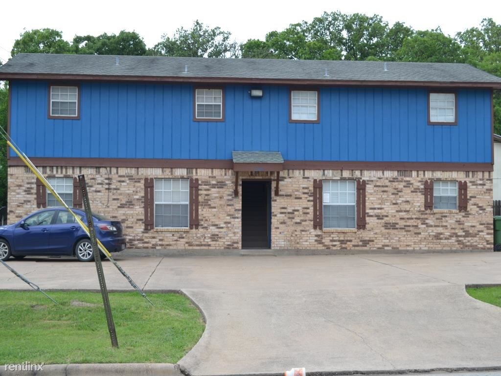 Foto principal - 2 br, 1 bath 4plex - 2408 Jaguar Dr D