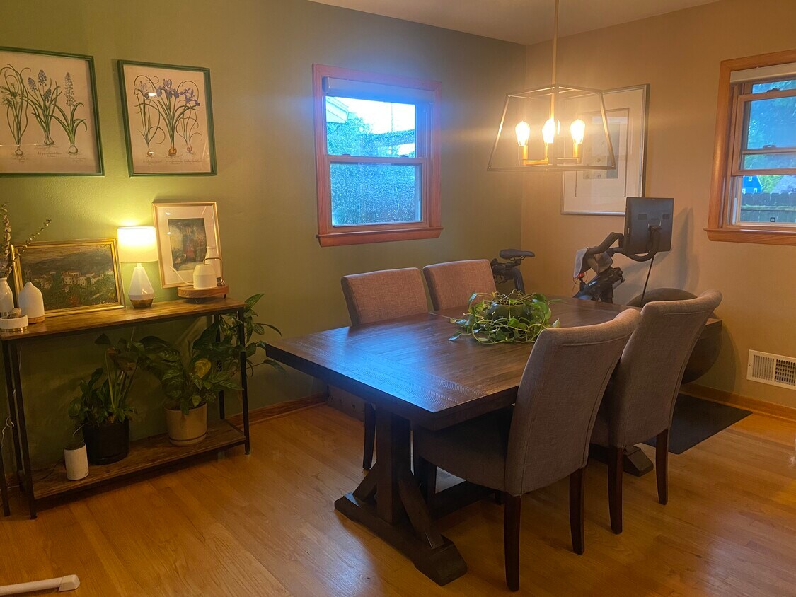 3351 E Whittaker Ave, Cudahy, WI 53110 House Rental in Cudahy, WI