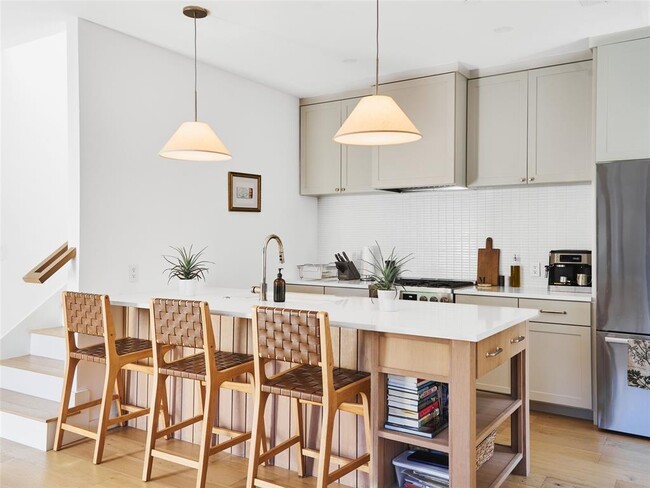 Foto del edificio - 4427 Gillis St