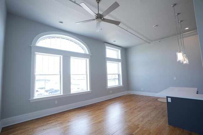 Foto del edificio - 716 Commercial St