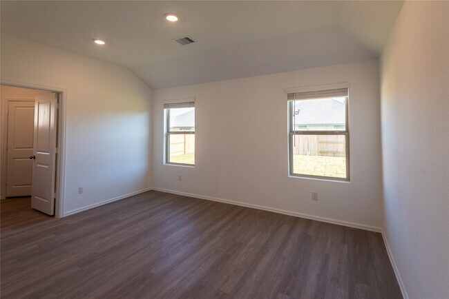 Foto del edificio - 5311 Winding Strm Dr