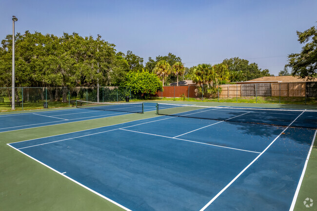 Tennis Court - L'Estancia Apartment Homes