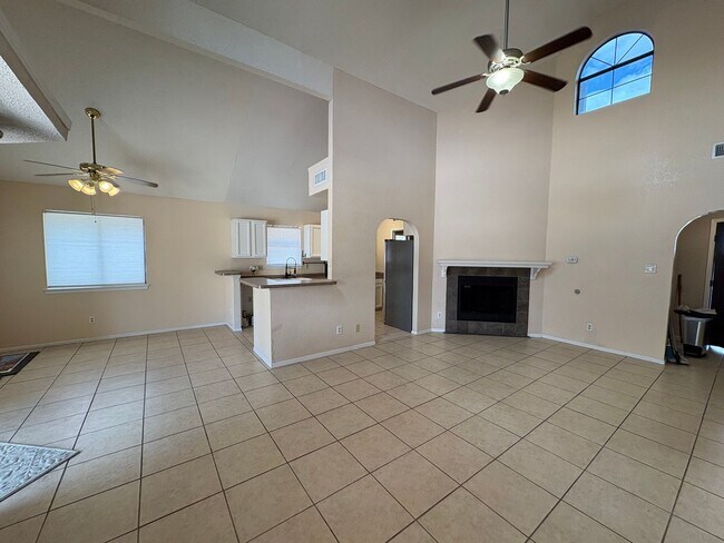 Foto del edificio - WEST SIDE HOME FOR RENT