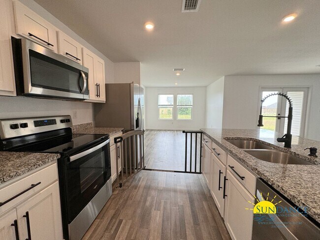 Building Photo - 2022 New Construction home in the Sawmill ...