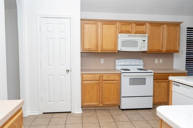Foto del edificio - 12914 Pinehall Ln