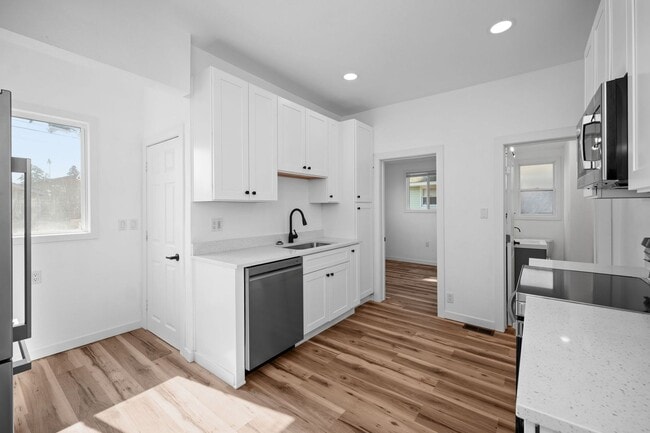 Building Photo - Northeast Spokane Home - Completely Remode...