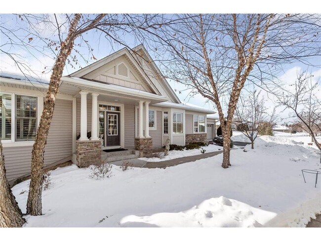 Building Photo - 3816 Linden Dr E