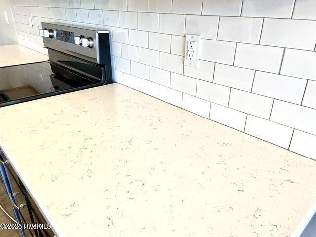 Foto del edificio - 716 Knoll Cir