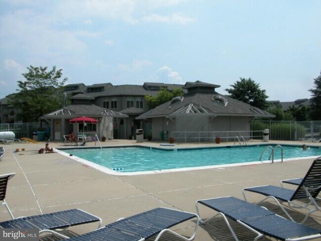 Building Photo - 7036 Harbour Village Ct