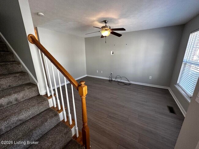 Foto del edificio - 402 Clare Ln