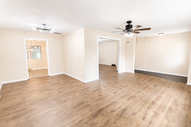 Foto del edificio - 1321 E Walnut Lawn St