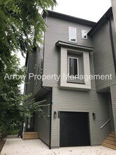 Building Photo - 527 Veritas St