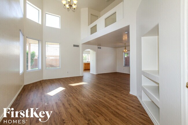 Foto del edificio - 16635 N 19th Pl