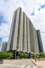 Building Photo - 400 E Randolph St
