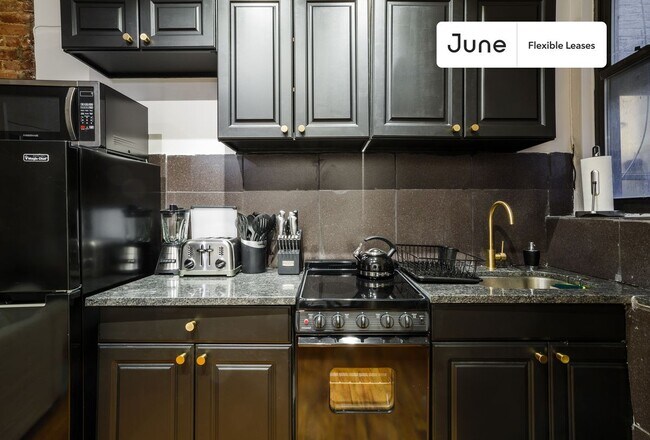 Building Photo - 518 East 83rd Street