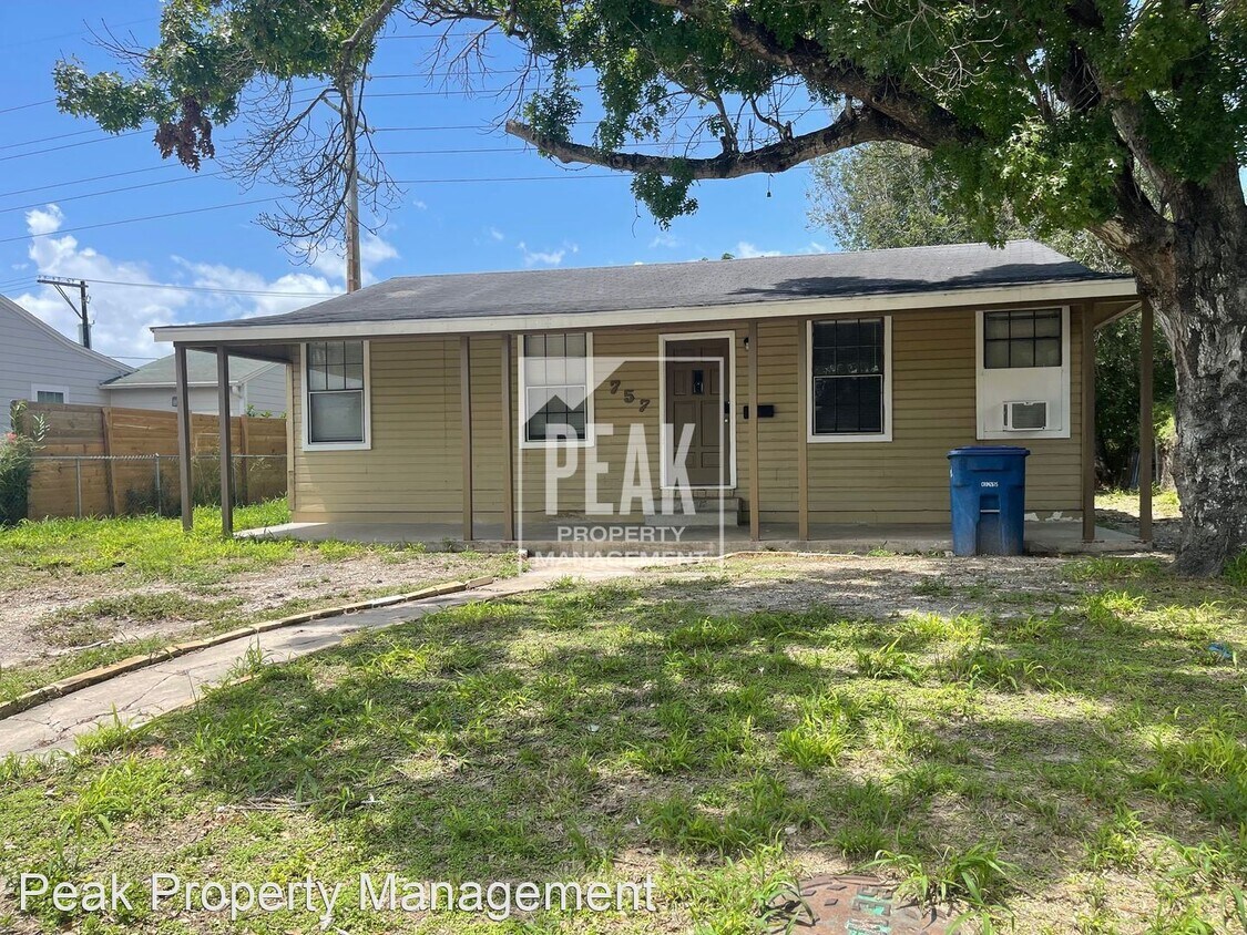 2 br, 1 bath House 757 W Cornelia Cir House for Rent in Corpus