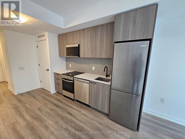 Photo du bâtiment - 7439 Kingston Rd