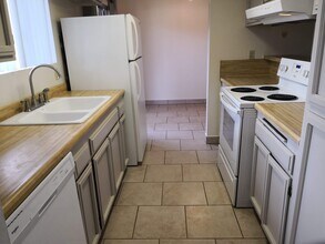 Building Photo - 1250 E Shaw Ave