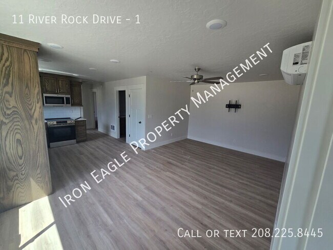 Foto del edificio - 11 River Rock Dr