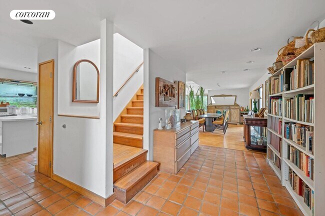 Building Photo - 38 Pauls Ln