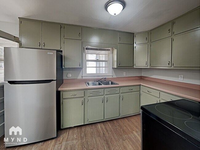 Foto del edificio - 924 Parkway Dr