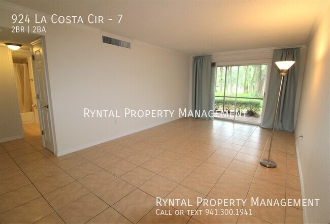 Building Photo - 924 La Costa Cir