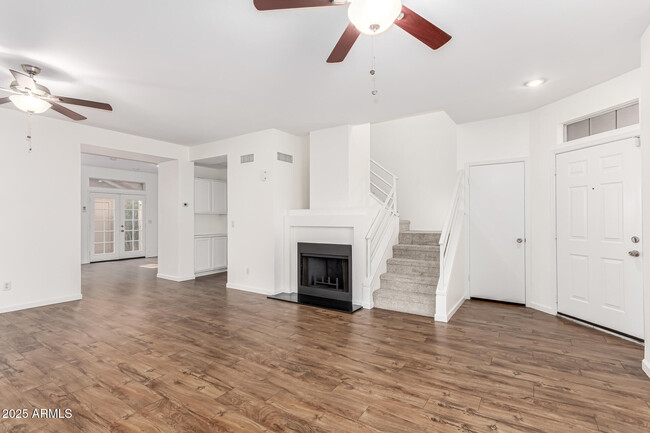 Foto del edificio - 2875 W Highland St