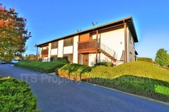 Building Photo - 319 Montrose Dr