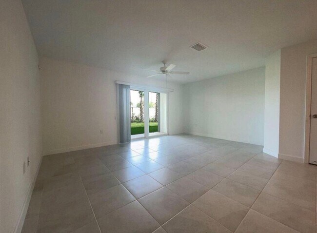 Foto del edificio - 6907 Broadwater Ln