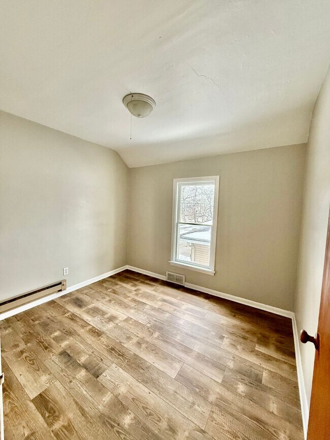 Foto del edificio - 239 2nd Ave SE