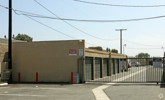 Building Photo - Beachside Apartments