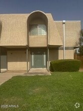 Building Photo - 5911 W Townley Ave