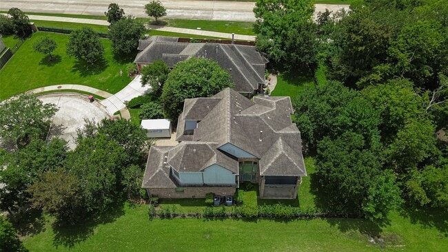 Building Photo - 8602 Two Sisters Ct