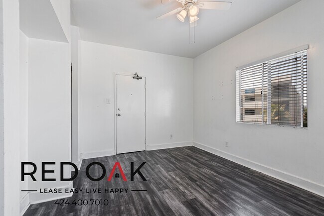 Foto del edificio - 250 Loma Dr