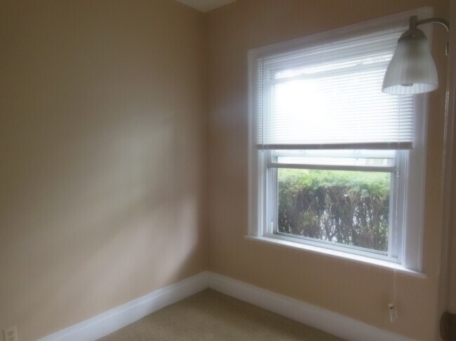 Foto del edificio - 196 Adam St