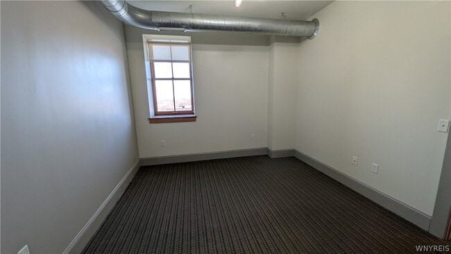 Building Photo - 149 Swan St