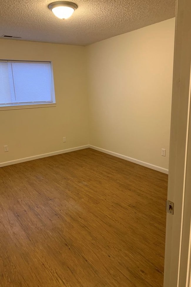 Building Photo - Move in special 100 of first months rent
