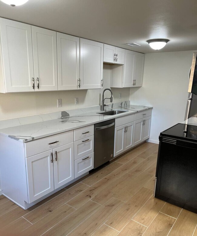 Kitchen - 1302 N 190 E
