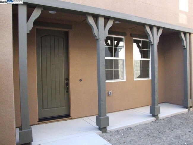 Building Photo - 6042 W Branch Rd