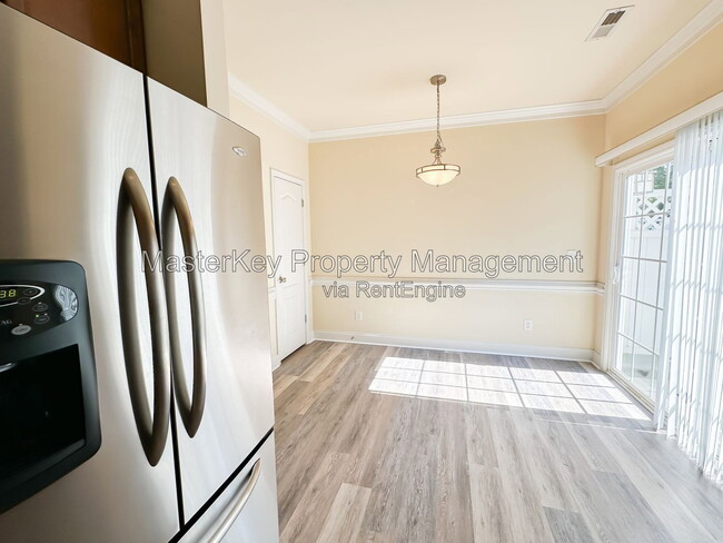 Building Photo - 205 Old Grove Ln