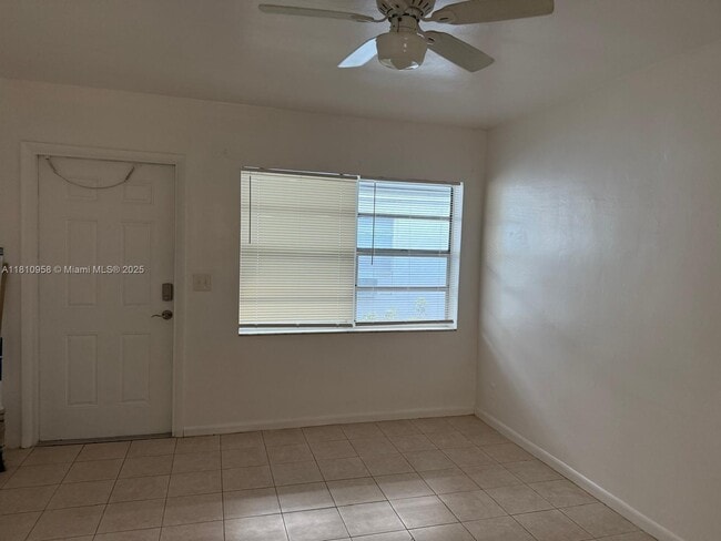 Foto del edificio - 325 NE 2nd St