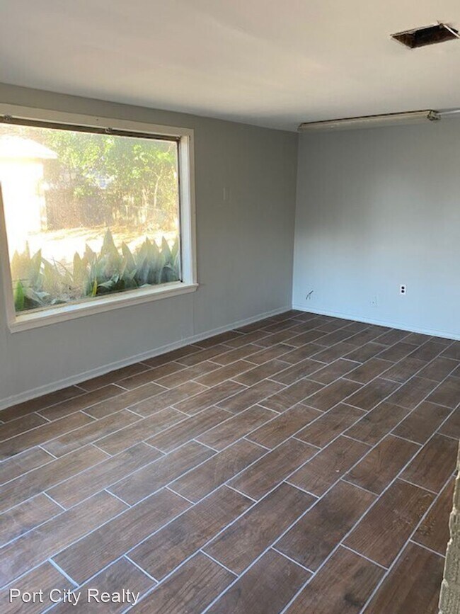 Foto del edificio - 3 br, 1 bath House - 170 Carroll St.