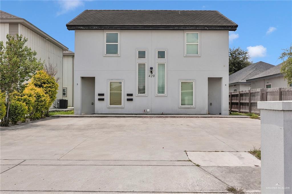 Primary Photo - 420 W Chavez St